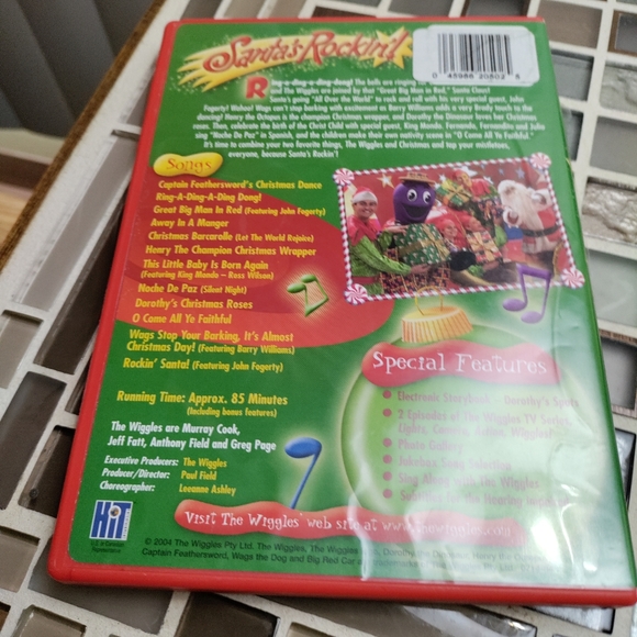 The Wiggles-Santas Rocking!-dvd-must bundle with another item 💜 - Picture 2 of 3